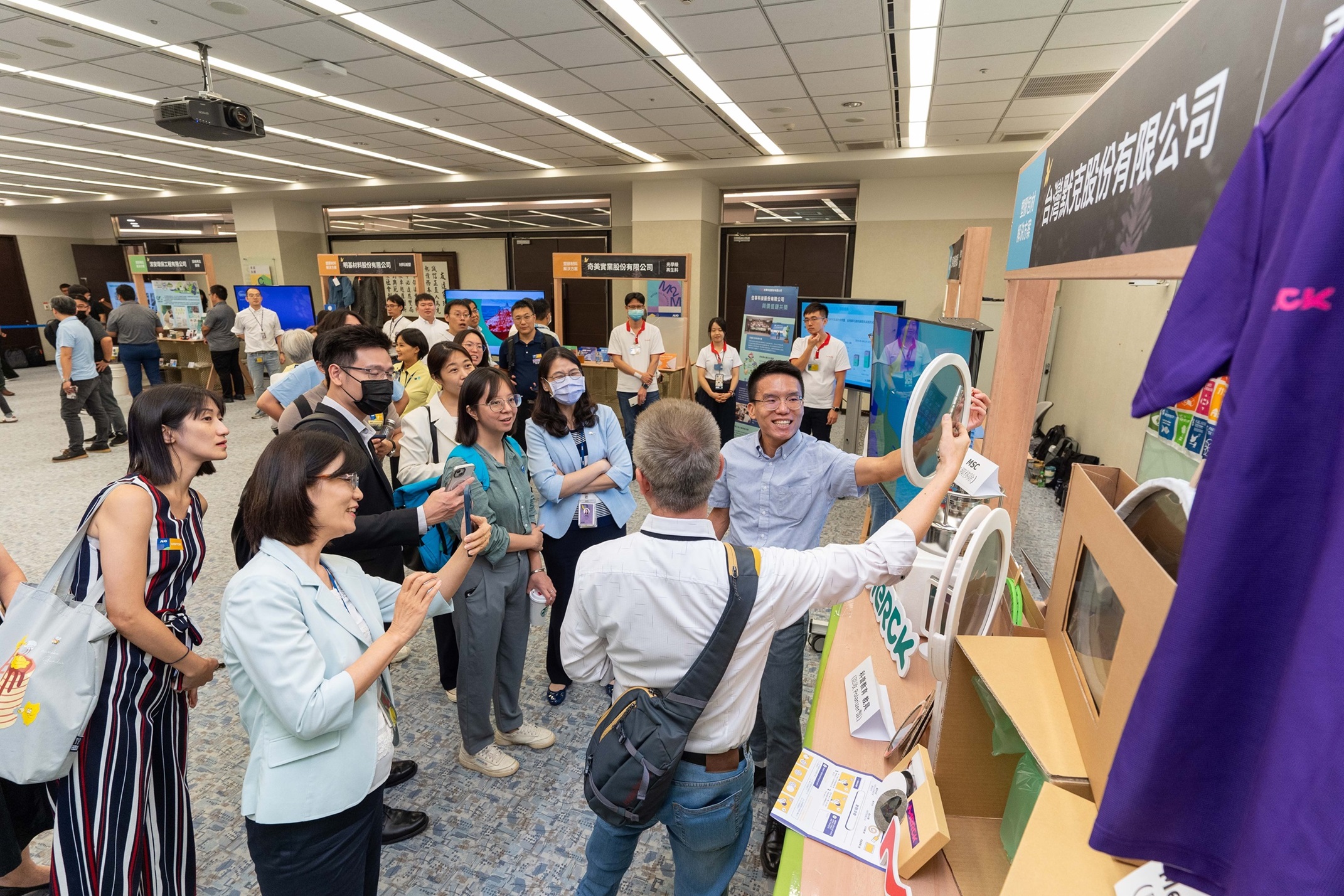 LEYU�پW�B�֮a�I���߄��׌����BȦչ��չʾ��Ό��U����ѭ�h�����ã����½�Q�������������ϰ��������cѭ�hʹ�������������аl���������U���ϻ����������g���p�������᰸��