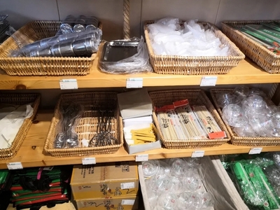 產(chǎn)品標(biāo)簽錯(cuò)漏、旗下多家代工廠(chǎng)曾抽檢不合格,門(mén)店七千家的鍋圈食匯還能火多久?