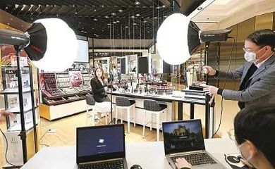 【第779講】抖音直播帶貨場景里的心機,這樣做才有停留